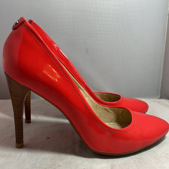 Calvin Klein Orange Patent Leather Almond shaped closed toe whinnie pumps Size 9 - Picture 4 of 11